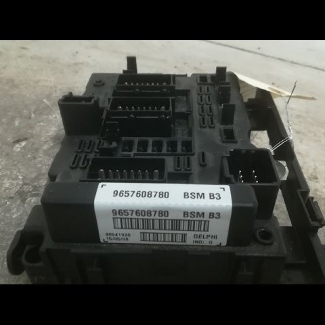 Platine fusible av occasion PEUGEOT 206 Phase 2 02-2003->02-2009 1.4 HDI 70ch 2