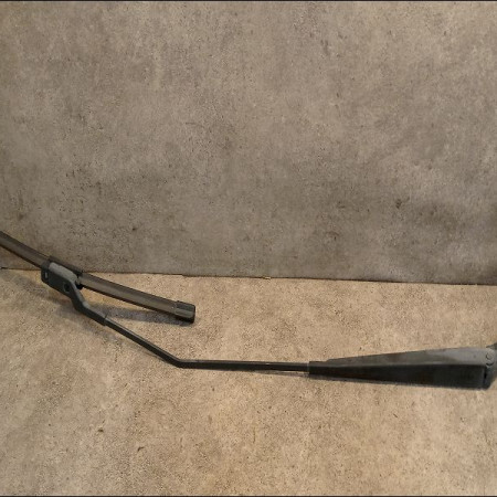 Bras essuie-glace avant droit occasion RENAULT TWINGO II Phase 1 06-2007->11-2011 1.5 DCI 65ch 288818509R