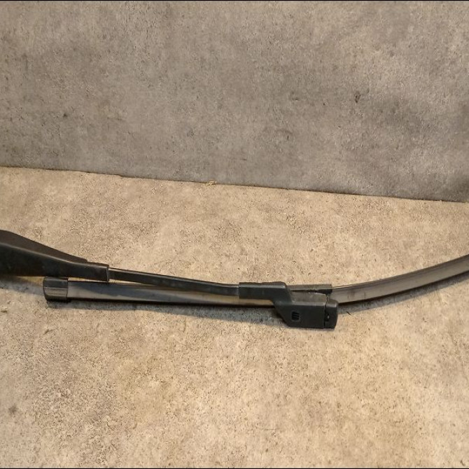 Bras essuie-glace avant gauche occasion RENAULT TWINGO II Phase 1 06-2007->11-2011 1.5 DCI 65ch 288818509R 1