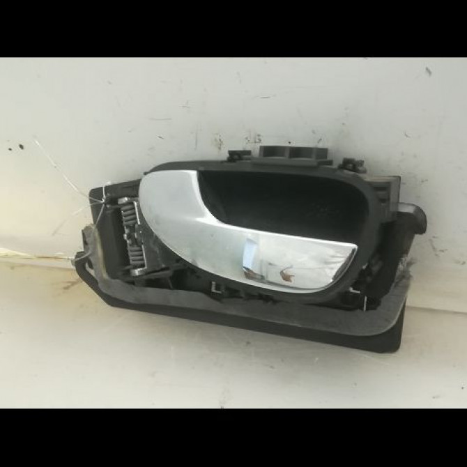 Poignee int porte avg occasion PEUGEOT 307 Phase 1 04-2001->06-2005 2.0 HDI 90ch 9143F4 1