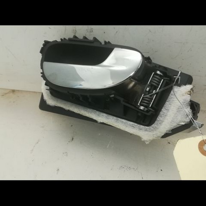 Poignee int porte ard occasion PEUGEOT 307 Phase 1 04-2001->06-2005 2.0 HDI 90ch 9143F5 1