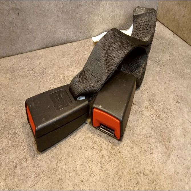 Ancrage ceinture arrière droit occasion B.M.W. SERIE 3 V Phase 2 09-2008->12-2011 318i 143ch 72117245663 1