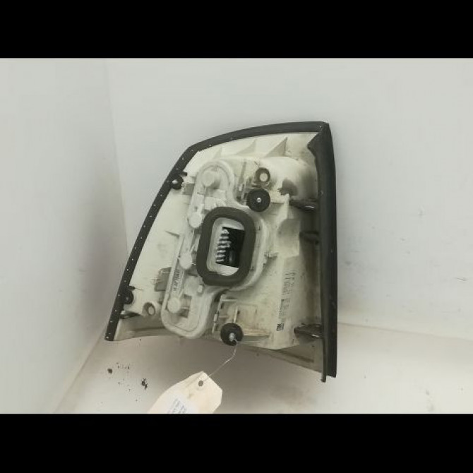 Feu arrière droit occasion OPEL ASTRA II Phase 1 04-1998->09-2004 1.8i 16v 93175676 2