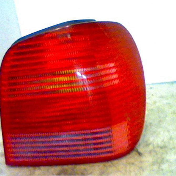 Feu arrière droit occasion VOLKSWAGEN POLO III Phase 2 11-1999->12-2001 1.4 16v 6N0945096H 1
