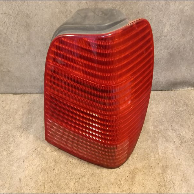 Feu arrière droit occasion VOLKSWAGEN POLO III Phase 2 11-1999->12-2001 1.4i 75ch 6N0945096H 1