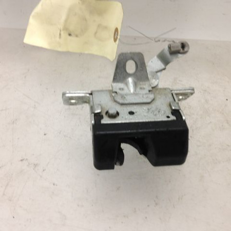 Serrure hayon occasion OPEL CORSA III Phase 2 08-2003->09-2006 1.3 CDTI 90534769