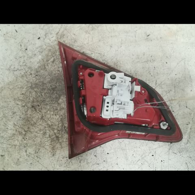 Feu arrière intérieur droit occasion OPEL MERIVA II Phase 1 09-2010->03-2014 13435486 2