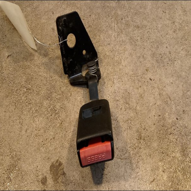 Ancrage ceinture arrière gauche occasion PEUGEOT 308 I Phase 1 09-2007->03-2011 1.6 VTI 16v 120ch 1