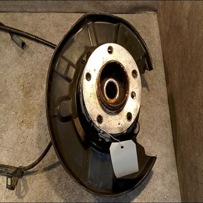 Moyeu arg occasion B.M.W. SERIE 3 V Phase 2 09-2008->12-2011 318i 143ch 33416762317 2