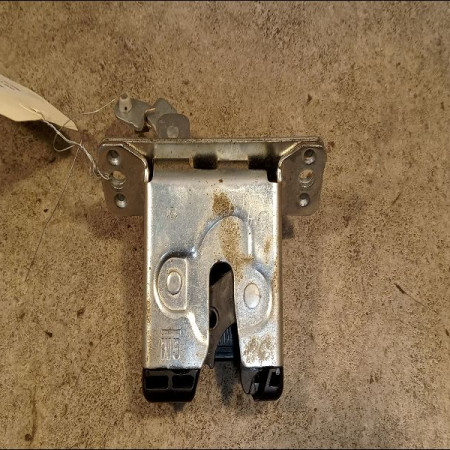 Serrure hayon occasion OPEL CORSA III Phase 2 08-2003->09-2006 1.3 CDTI 90534769