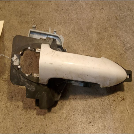 Poignee ext porte avd occasion KIA VENGA Phase 1 04-1995->04-1999 1.6 CRDI 115ch 826511P000CA