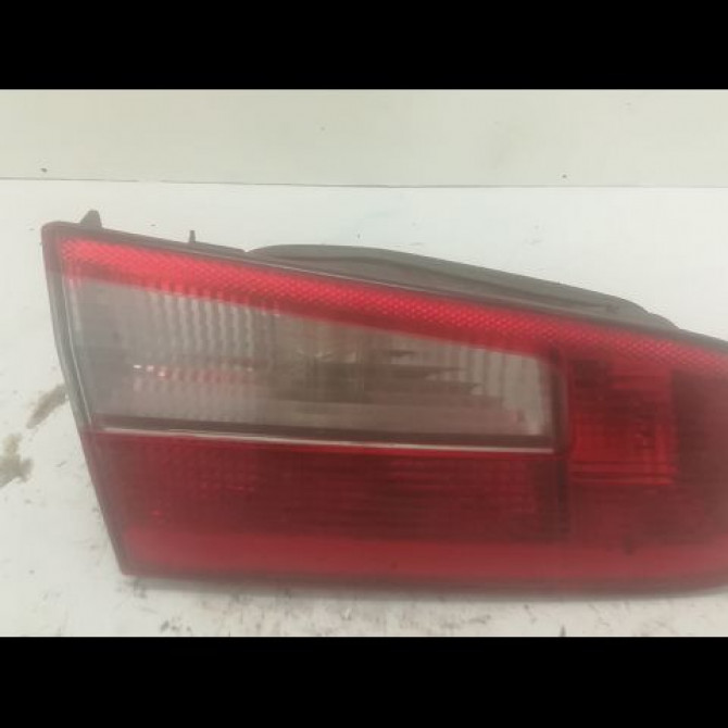 Feu arrière interieur gauche occasion RENAULT LAGUNA II Phase 1 11-2000->03-2005 1.9 DCI 110ch 8200002475 1