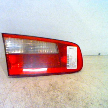 Feu arrière interieur gauche occasion RENAULT LAGUNA II Phase 1 11-2000->03-2005 8200002475