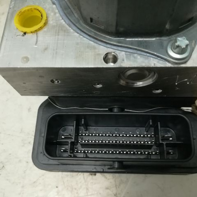 Unité hydraulique ABS occasion RENAULT CAPTUR Phase 1 02-2013->... 1.2i 118 16V 476607745R 2