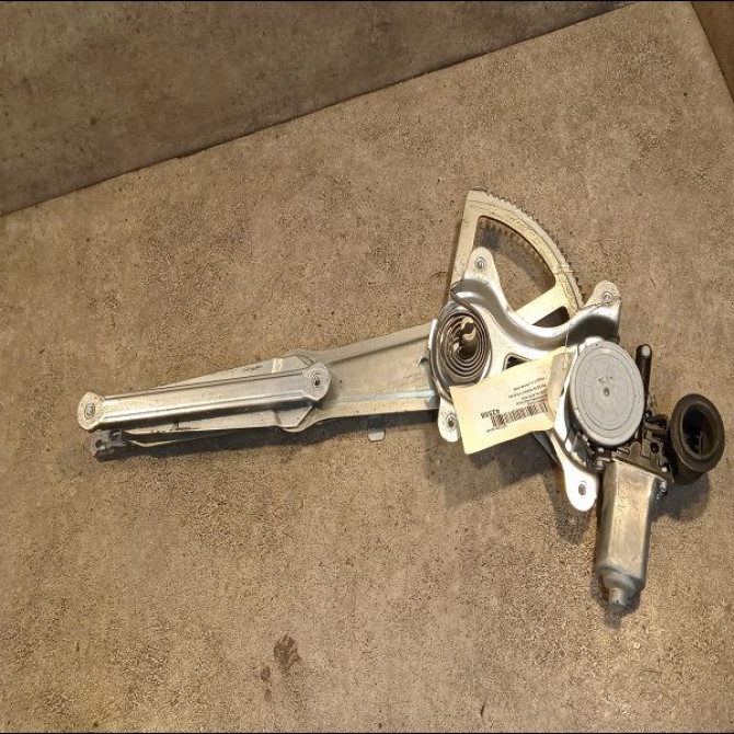 Mecanisme + moteur lève-glace avant droit occasion TOYOTA RAV4 II Phase 2 10-2003->12-2005 115 D-4D 6980142050 1