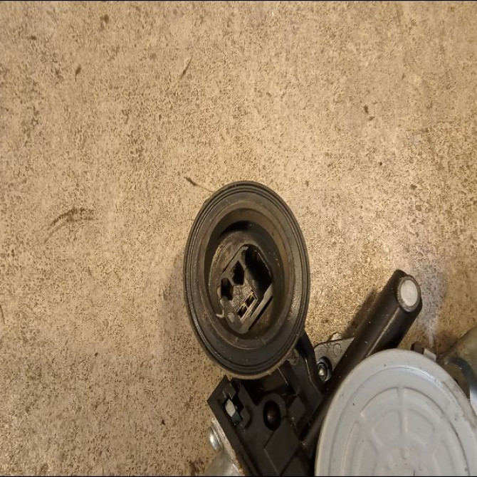 Mecanisme+moteur leve-glace ard occasion TOYOTA RAV4 II Phase 2 10-2003->12-2005 115 D-4D 6983042030 3