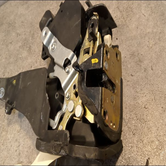 Serrure porte arg occasion TOYOTA RAV4 II Phase 2 10-2003->12-2005 115 D-4D 6934042060 2