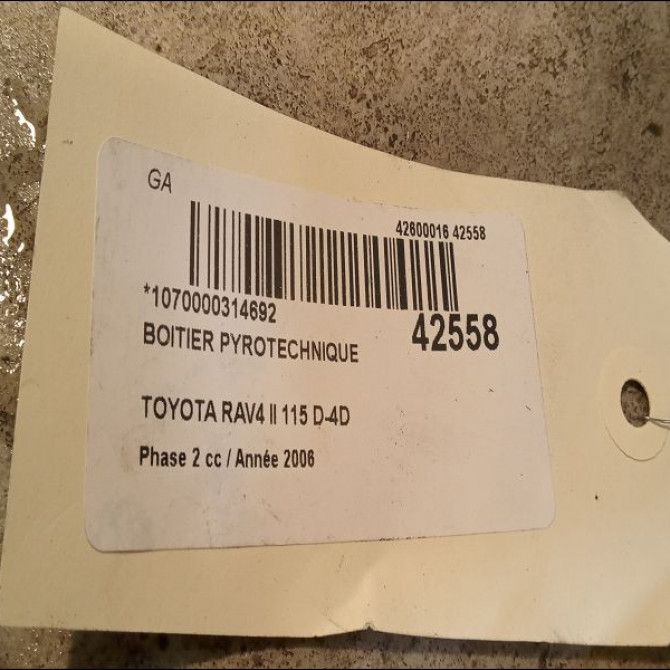 Boitier pyrotechnique occasion TOYOTA RAV4 II Phase 2 10-2003->12-2005 115 D-4D 8917042160 3