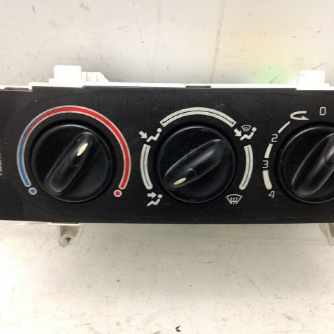 Commande de chauffage occasion RENAULT MEGANE I Phase 2 03-1999->06-2003 1.6 16v 7701209442 1