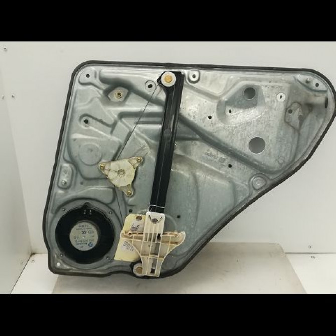 Mecanisme+moteur leve-glace arg occasion VOLKSWAGEN PASSAT IV Phase 2 10-2000->03-2005 1.9 TDI 130ch 3B5839655C 3