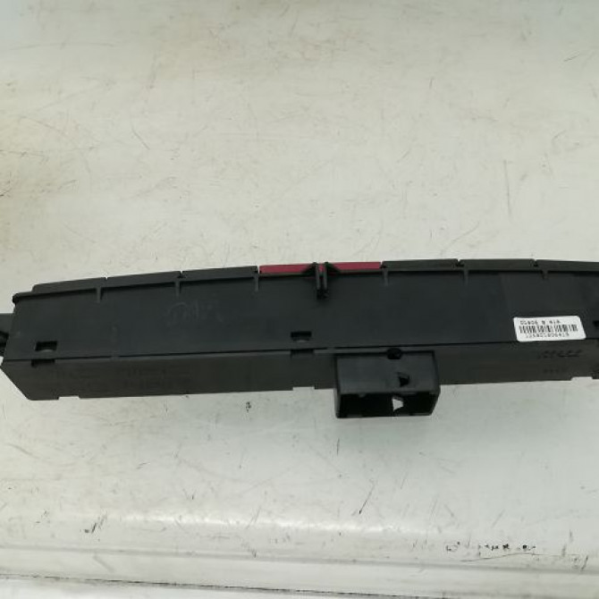 Bouton de warning occasion FIAT GRANDE PUNTO III Phase 1 09-2005->12-2013 1.2i 2