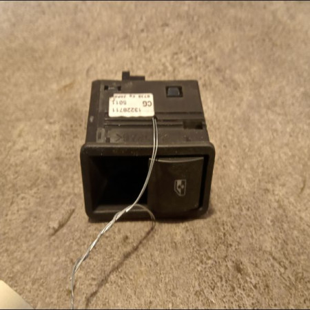 Commande leve-glace porte arrière droite occasion OPEL ASTRA III Phase 2 01-2007->04-2011 13228882