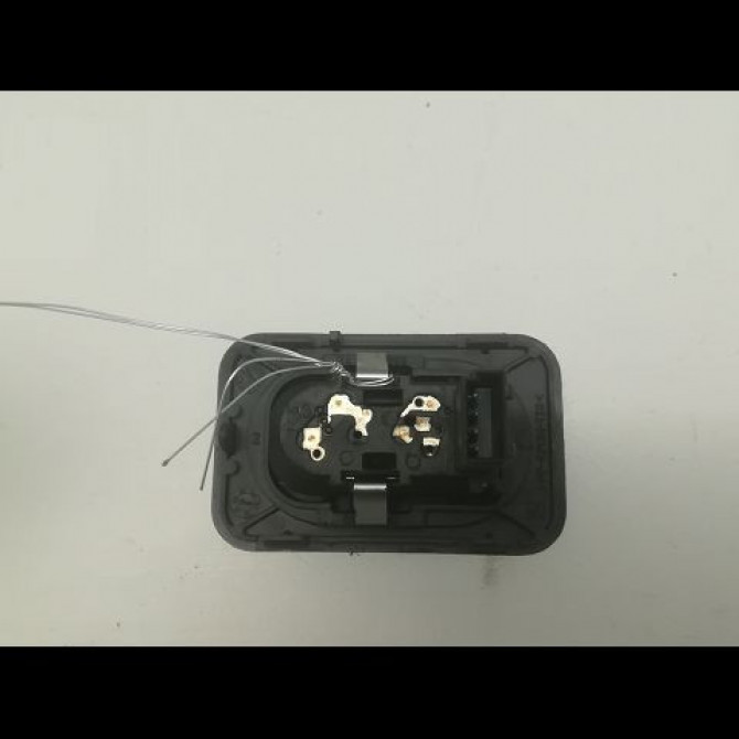 Commande lève-glace porte avant droite occasion OPEL CORSA III Phase 2 08-2003->09-2006 1.3 CDTI 24411032 2