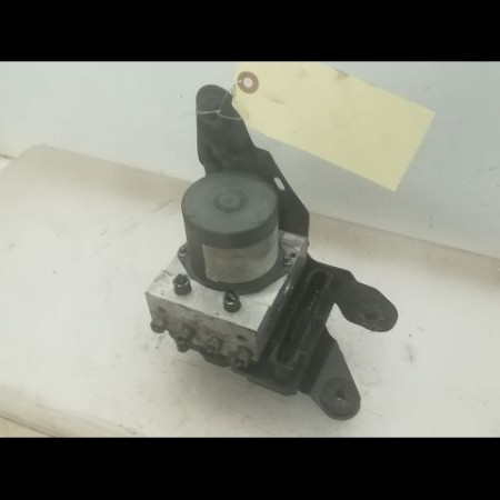 Unité hydraulique ABS occasion RENAULT SCENIC II Phase 1 03-2004->09-2006 1.9 DCI 120ch 7701062137