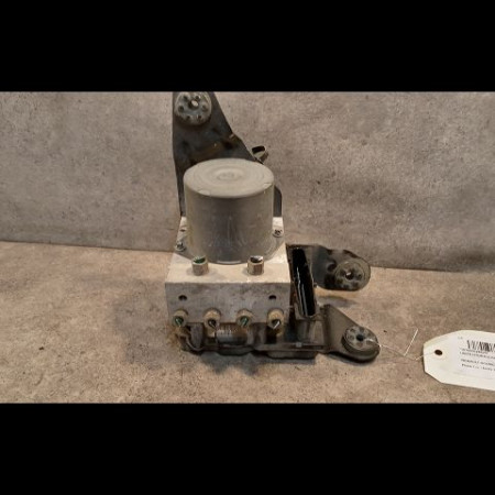 Unité hydraulique ABS occasion RENAULT SCENIC II Phase 1 03-2004->09-2006 1.9 DCI 120ch 7701062137