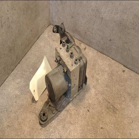 Unité hydraulique ABS occasion RENAULT SCENIC II Phase 1 03-2004->09-2006 1.9 DCI 125ch 7701062137