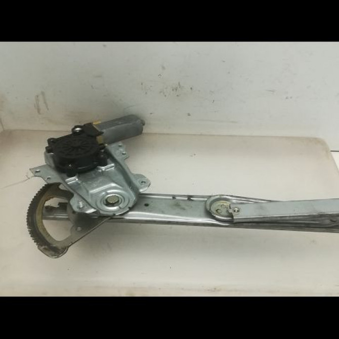 Mecanisme + moteur lève-glace avant droit occasion TOYOTA YARIS I Phase 1 04-1999->03-2003 1.0 698100D010 1