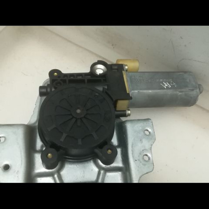 Mecanisme + moteur lève-glace avant droit occasion TOYOTA YARIS I Phase 1 04-1999->03-2003 1.0 698100D010 2