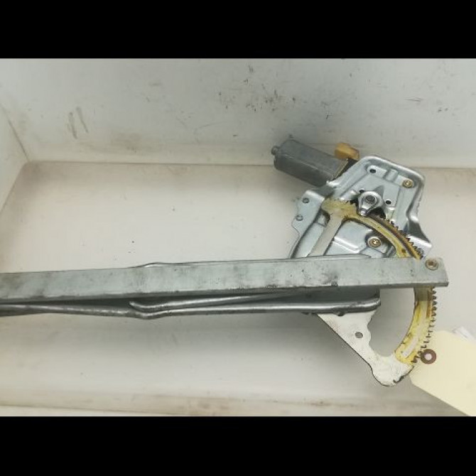 Mecanisme + moteur lève-glace avant droit occasion TOYOTA YARIS I Phase 1 04-1999->03-2003 1.0 698100D010 4