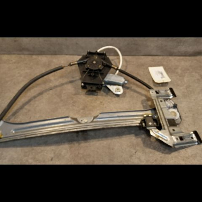 Mecanisme+moteur leve-glace avg occasion CHRYSLER PT CRUISER Phase 1 09-2000->12-2005 2.2 crd 120ch 5017811AC 2