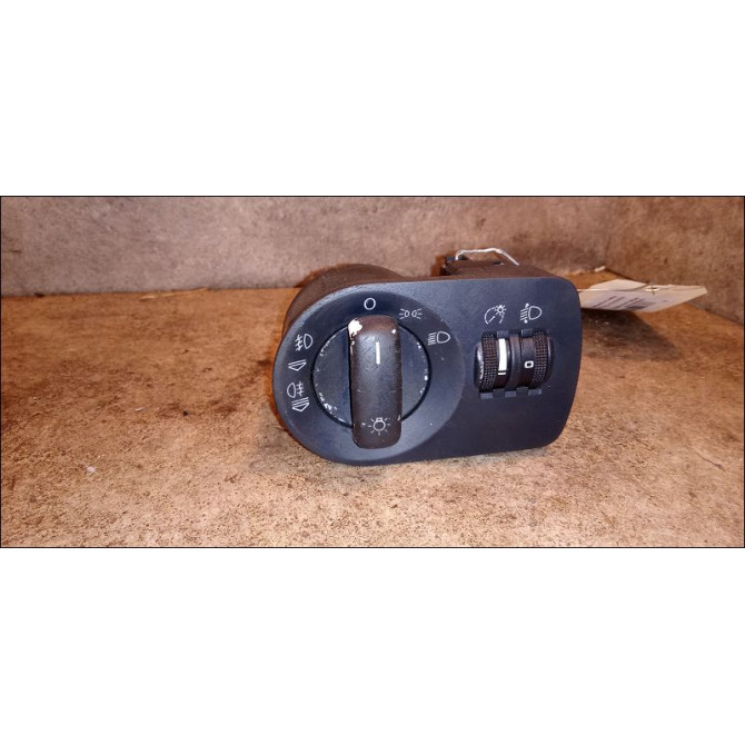 Interrupteur commande de phares occasion AUDI A3 II Phase 1 06-2003->06-2008 2.0 TDi 140ch 8P1941531Q5PR 1