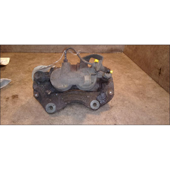 Etrier de frein avant gauche occasion MITSUBISHI PAJERO III Phase 2 02-2003->12-2006 MB858406 2