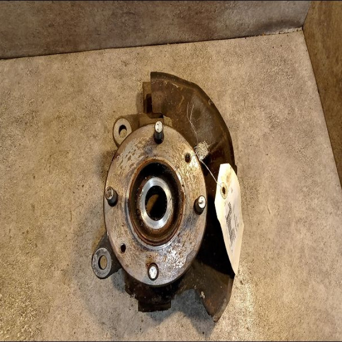 Moyeu avg occasion KIA CARENS II K2JT33047 1