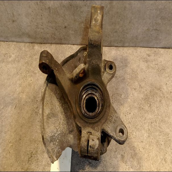 Moyeu avg occasion KIA CARENS II K2JT33047 2