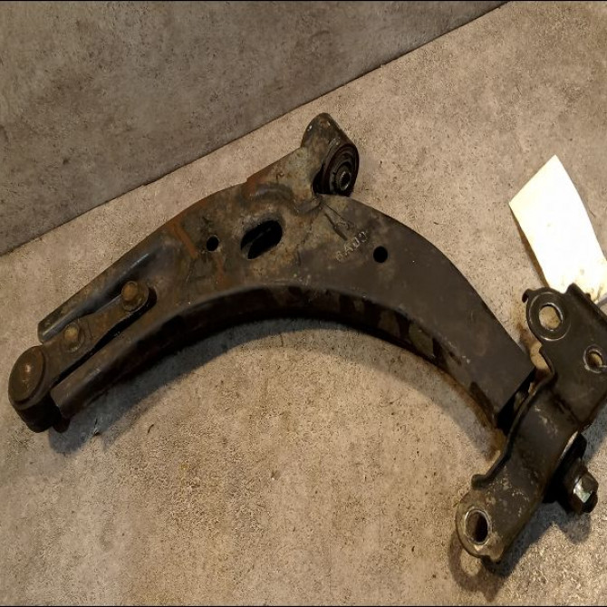 Triangle inf avd occasion KIA CARENS II K2FA34300 2