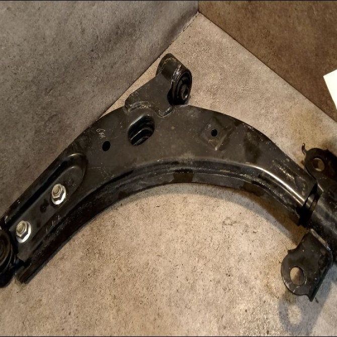 Triangle inf avg occasion KIA CARENS II K2FA34350 1