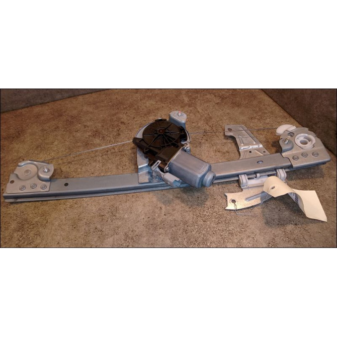 Mecanisme+moteur leve-glace avg occasion TOYOTA AYGO I Phase 2 01-2009->06-2012 1.0 VVTI 698200H020 1