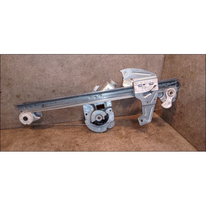 Mecanisme+moteur leve-glace avg occasion TOYOTA AYGO I Phase 2 01-2009->06-2012 1.0 VVTI 698200H020 2