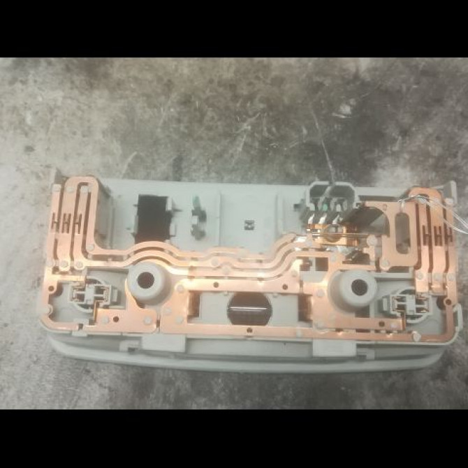 Plafonnier occasion VOLKSWAGEN TOURAN I Phase 2 11-2006->09-2010 2.0TDi 16v 140ch 3B0947105CY20 2