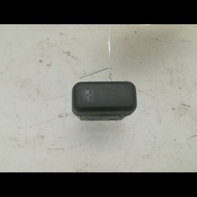 Commande lève-glace porte avant gauche occasion AIXAM CROSSLINE 1