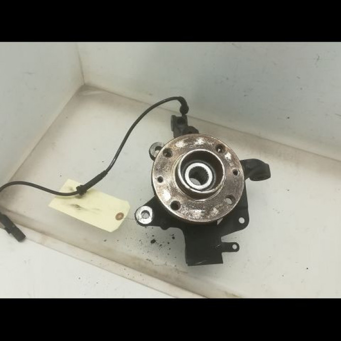 Moyeu avg occasion RENAULT CAPTUR Phase 1 02-2013->... 0.9 90 ch 402104249R 1