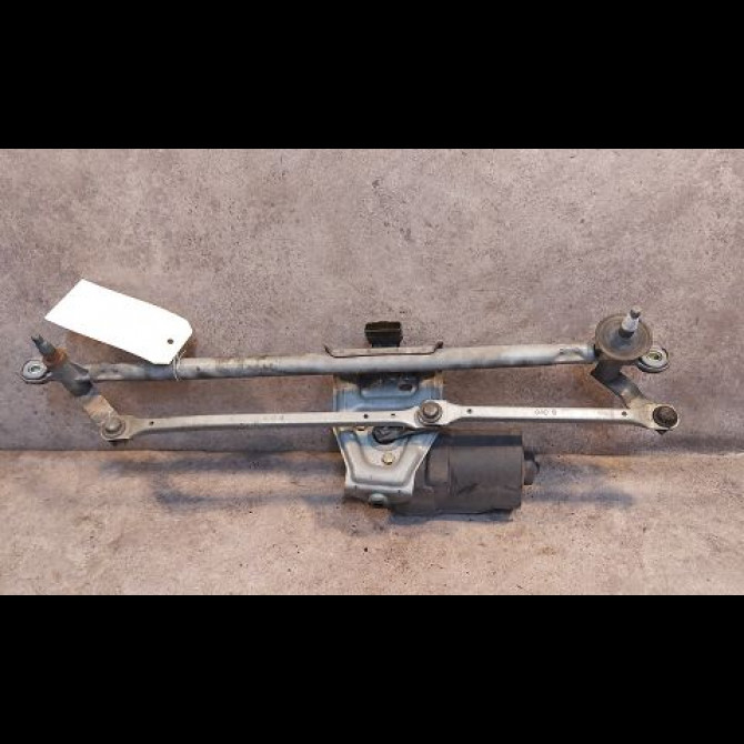 Moteur essuie-glace avant occasion RENAULT CLIO II Phase 1 03-1998->06-2001 1.4i 8v 75ch 7701049800 1