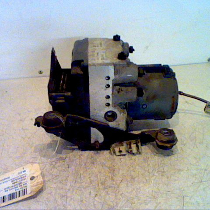 Unité hydraulique ABS occasion AUDI A4 I Phase 1 02-1995->02-1999 1.9 TDi 8D0614111 1