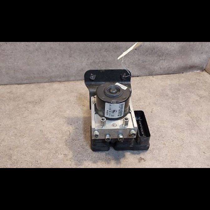 Unité hydraulique ABS occasion TOYOTA YARIS II Phase 2 01-2009->05-2011 1.4 D-4D 90ch 440500D060 1