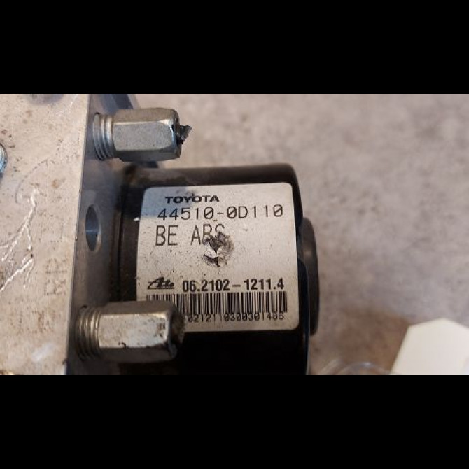 Unité hydraulique ABS occasion TOYOTA YARIS II Phase 2 01-2009->05-2011 1.4 D-4D 90ch 440500D060 3