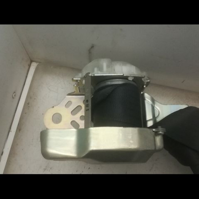 Ceinture avant droite occasion SUZUKI SWIFT III Phase 1 03-2005->09-2011 1.3i 90ch 8490163J01BHE 2